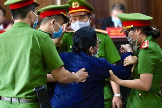 Dương Thị Bạch Diệp la hét, Nguyễn Thành Tài từ chối ký biên bản ghi nhận tình huống khiến phiên tòa tạm dừng