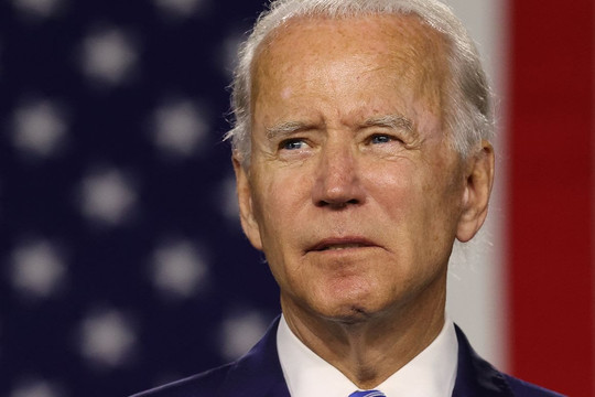 Ông Biden ‘ghi điểm’ nhờ chiến dịch tiêm chủng, cứu trợ kinh tế
