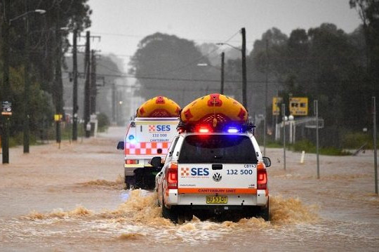 Úc di tản hàng nghìn người do lũ lụt tồi tệ nhất trong 60 năm qua