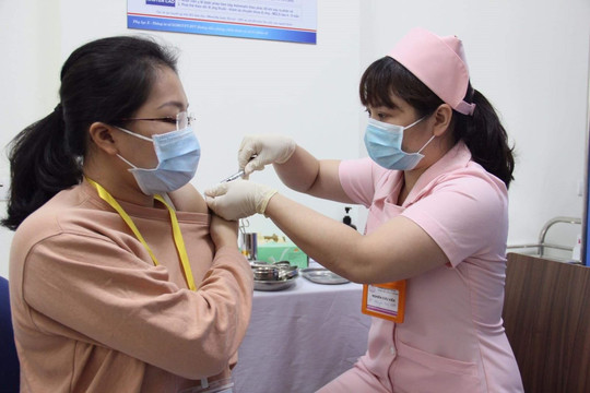 'Hơn 35.000 người Việt đã được tiêm vắc xin COVID-19, chưa ghi nhận ai bị đông máu'