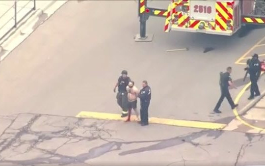 Xả súng kinh hoàng ở Colorado, 1 cảnh sát và  9 người chết