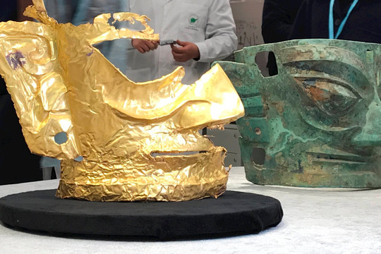 Mặt nạ vàng 3.000 năm tuổi làm chao đảo mạng xã hội Trung Quốc