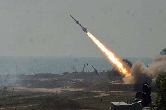 Triều Tiên phóng tên lửa thách thức ông Biden