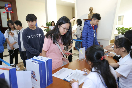 Hà Nội thành lập một Hội đồng thi và tổ chức thi thử cho học sinh lớp 12