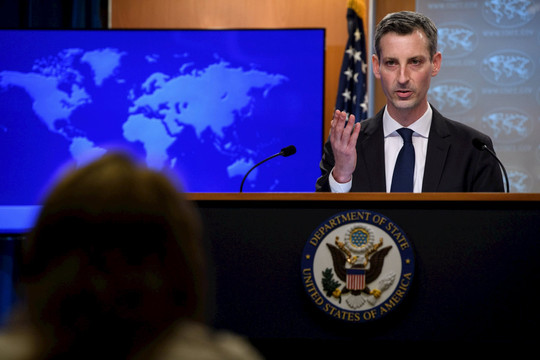 Mỹ lớn tiếng 'nắn gân' Trung Quốc về vụ Biển Đông và Đài Loan