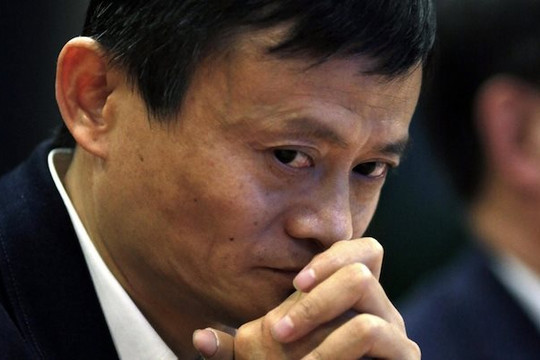 Tỷ phú Jack Ma từng được các công ty đặt hình trang trí bàn thờ, sa cơ vì phát ngôn thiếu kiềm chế