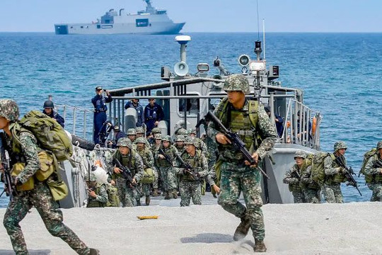 Philippines tập trận với Mỹ khi Tổng thống Duterte từ chối chỉ trích Trung Quốc vụ tàu trên Biển Đông