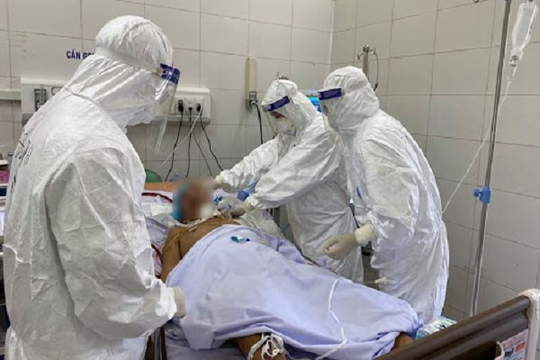 Việt Nam ghi nhận thêm 5 người mắc COVID-19: 1 ca lây nhiễm ở nơi cách ly