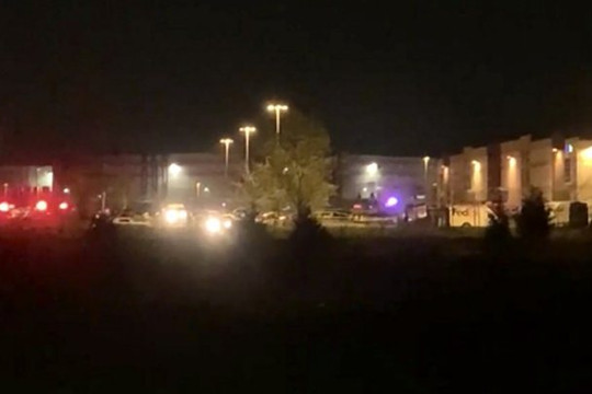 Xả súng giết 8 người tại cơ sở FedEx rồi tự sát
