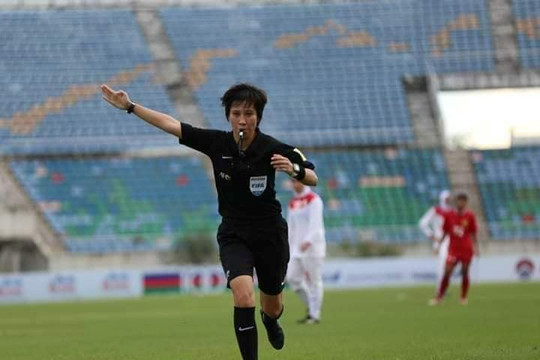 Nữ trọng tài duy nhất tại giải U.19 Quốc gia: Từng cầm còi trước hàng vạn người Triều Tiên