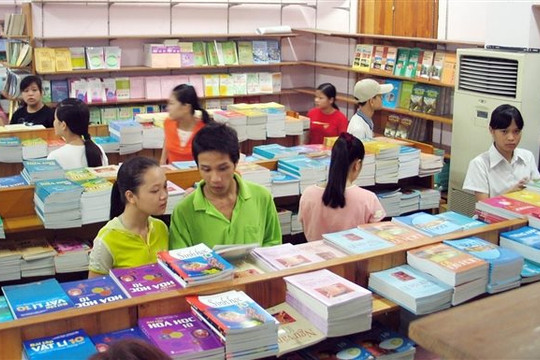 Hà Nội: Hoc sinh lớp 2 phải mua 19 cuốn, lớp 6 mua 28 cuốn SGK