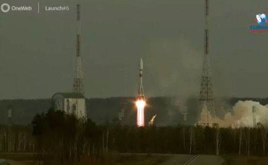 Tên lửa Soyuz phóng cùng lúc 36 vệ tinh Internet lên quỹ đạo