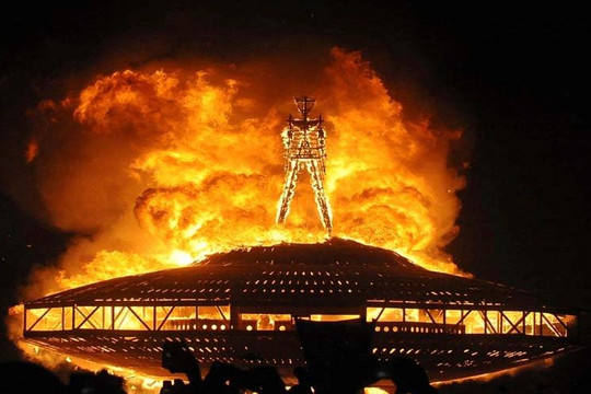 Hủy tổ chức Burning Man – Lễ hội của sự hoang dã và sáng tạo 