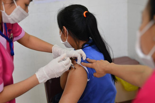 Campuchia ghi nhận số ca COVID-19 cao kỷ lục, công bố danh tính 3 bệnh nhân Việt Nam