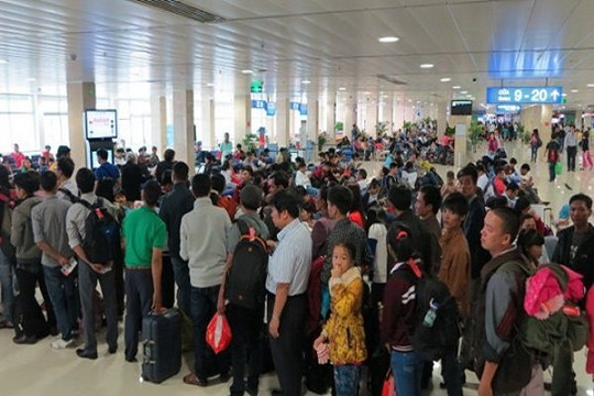 Sân bay Nội Bài lắp thêm 4 máy soi chiếu an ninh, 4 cổng từ