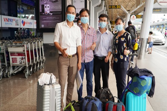 Việt Nam cử bác sĩ đến Lào hỗ trợ chống dịch COVID-19
