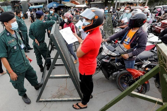 Campuchia ghi nhận gần 1.000 ca mới trước ngày dỡ bỏ phong tỏa, Lào vượt mốc 1.000 ca