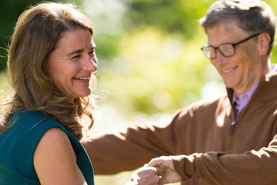 Từ dư luận việc nhà Bill Gates, bàn về tư duy của người Việt