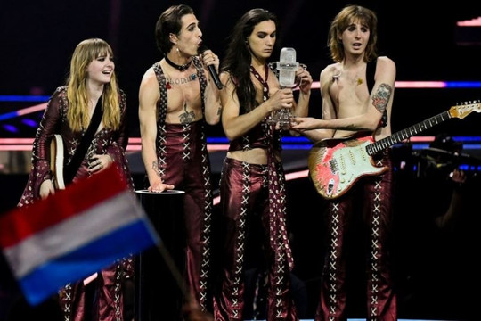Ban nhạc rock Måneskin của Ý giành chiến thắng tại Eurovision 2021
