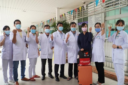 13 y bác sĩ Bệnh viện Chợ Rẫy đến Bắc Giang ứng cứu dịch bệnh COVID-19