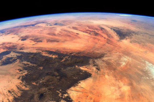 Bức ảnh đáng kinh ngạc về Trái đất nhìn giống sao Hỏa