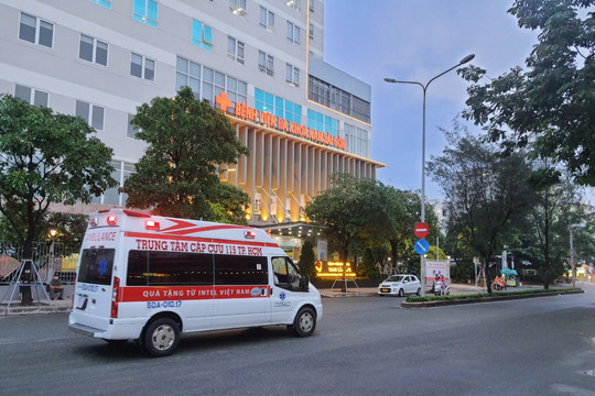 Phong tỏa Bệnh viện Nam Sài Gòn vì kỹ thuật viên xét nghiệm dương tính COVID-19