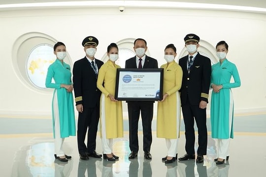 Vietnam Airlines lọt top hãng hàng không đạt chứng chỉ 5 sao cao nhất Skytrax về an toàn phòng chống dịch COVID-19