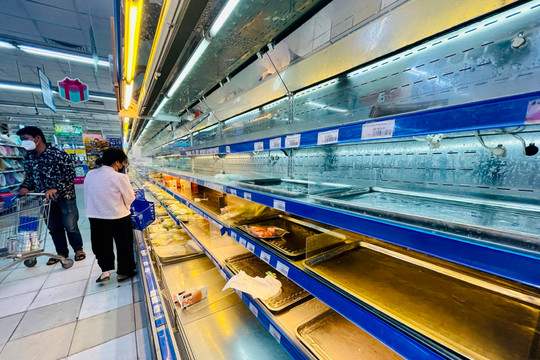 TP.HCM: Giá thực phẩm tăng gấp 3 lần vẫn ‘cháy hàng’