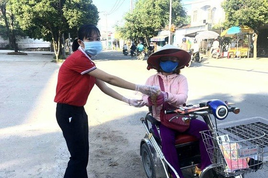 Đã hỗ trợ 81 tỉ cho lao động tự do ở TP.HCM: Quận Tân Phú, Tân Bình, Gò Vấp gây ngỡ ngàng