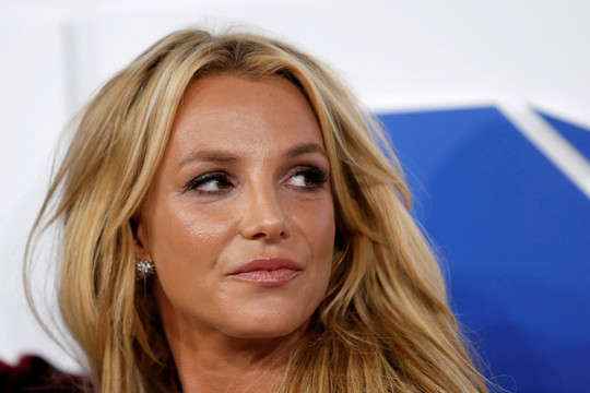 Sau hơn 13 năm, Britney Spears được thuê luật sư riêng 