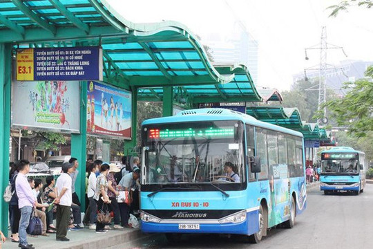 Thêm 4 ca dương tính COVID-19, Hà Nội xét nghiệm toàn bộ nhân viên xe bus