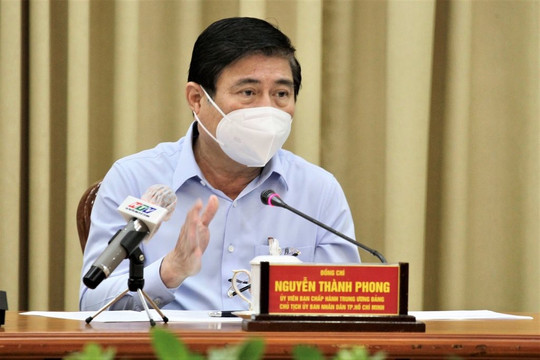Chủ tịch Nguyễn Thành Phong gửi thư cho người dân TP.HCM: Phấn đấu đến quý 1/2022 tiêm vắc xin cho 2/3 dân