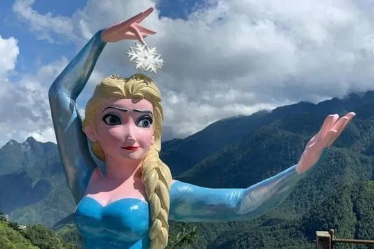 Tượng Nữ hoàng băng giá Elsa ‘đột biến’ ở Sa Pa bị dỡ bỏ
