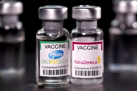 Tiêm kết hợp vắc xin AstraZeneca-Pfizer tăng mức độ kháng thể trung hòa gấp 6 lần so với 2 liều AstraZenneca