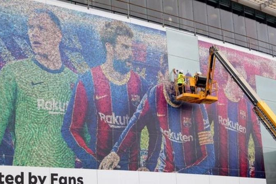 Tới PSG, Messi cảm thấy bị Barcelona phản bội
