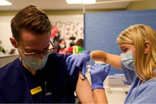 Mỹ sắp cấp phép cho mũi vắc xin tăng cường 