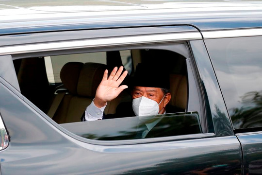 Thủ tướng Malaysia từ chức, nhà vua khó chọn người mới