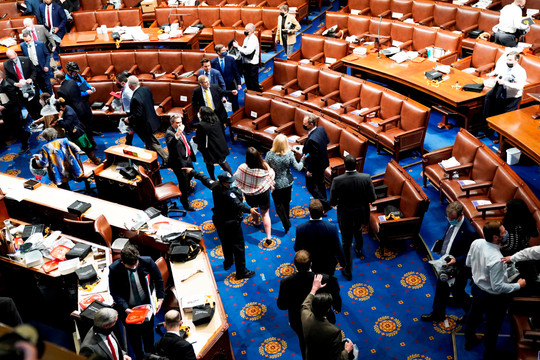 Hơn 70 thành viên Hạ viện và Thượng viện mắc COVID-19