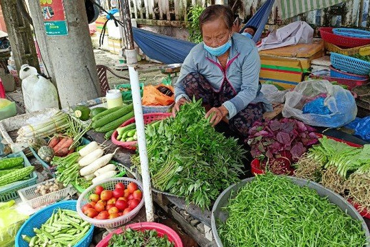 Cà Mau dừng hoạt động kinh doanh ăn uống, chợ tự phát để phòng chống dịch