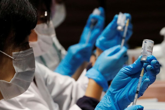 Khoảng 60% dân được tiêm 2 liều cuối tháng 9, Nhật Bản có đủ vắc xin cho mũi thứ 3