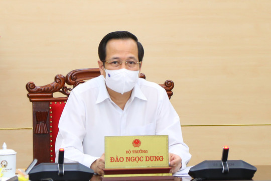 Bộ trưởng Đào Ngọc Dung: Chậm hỗ trợ ngày nào có lỗi với dân ngày đó