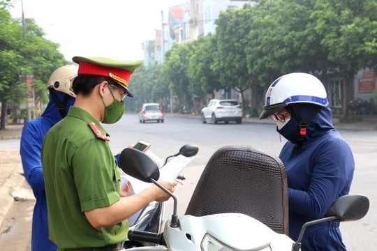 Hà Nội: Đa số người dân bị xử phạt vì ra ngoài không cần thiết