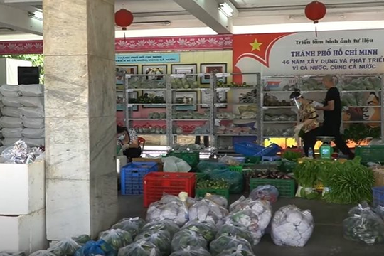 Online hóa "chợ dã chiến" cung cấp thực phẩm cho người dân TP.HCM