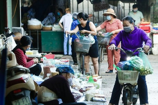 Hà Nội: Dân quận Hai Bà Trưng sẽ được phát thẻ đi chợ theo từng phường