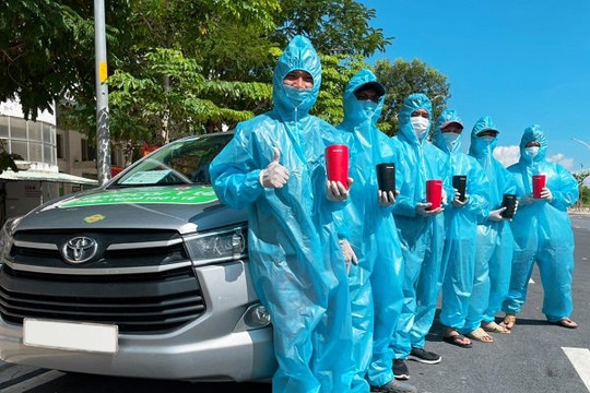 Panasonic hợp tác với Grab Việt Nam cung cấp giải pháp không khí sạch toàn diện nanoe™ X trên 150 xe GrabCar y tế