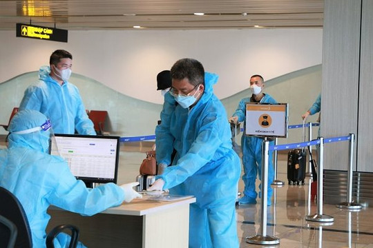 Hai chuyến bay chở 345 khách có “Hộ chiếu vắc xin” từ Mỹ hạ cánh tại sân bay Vân Đồn