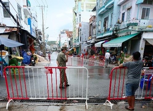 Phú Quốc: Vừa nới lỏng hôm trước, hôm sau phát hiện hàng chục ca dương tính