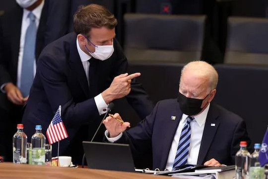 Sau cuộc điện đàm của 2 tổng thống, Pháp ngậm bồ hòn làm ngọt, đưa đại sứ trở lại Mỹ 