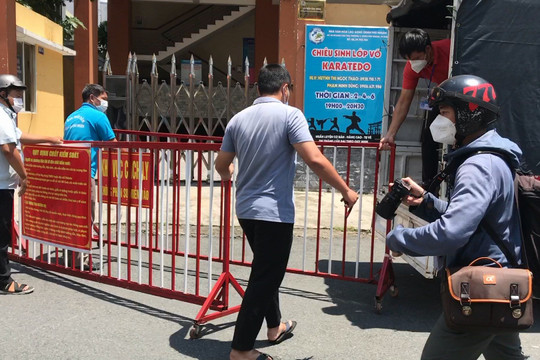 VIDEO: Quận Phú Nhuận, TP.HCM dỡ bỏ chốt kiểm soát COVID-19
