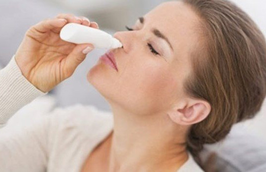 Thử nghiệm thuốc nhỏ mũi vitamin A chữa chứng mất khứu giác do COVID-19